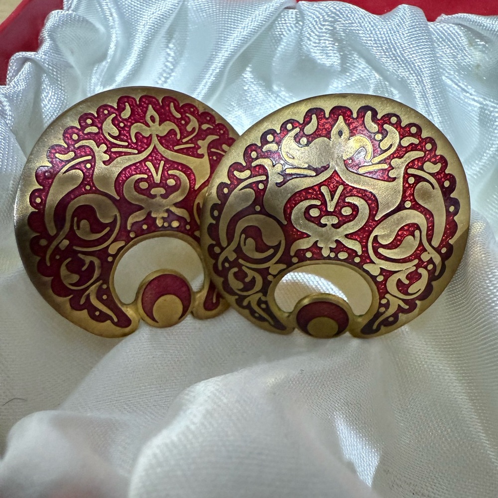 Vintage MMA Metropolitan Museum‎ of Art Red Enamel Earrings Clip On 1987